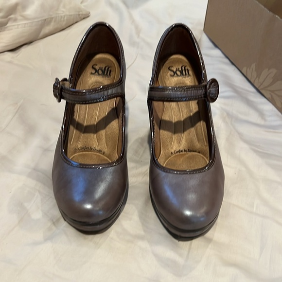 Sofft heels. Great condition worn once, unable to wear heels anymore. - Picture 3 of 11